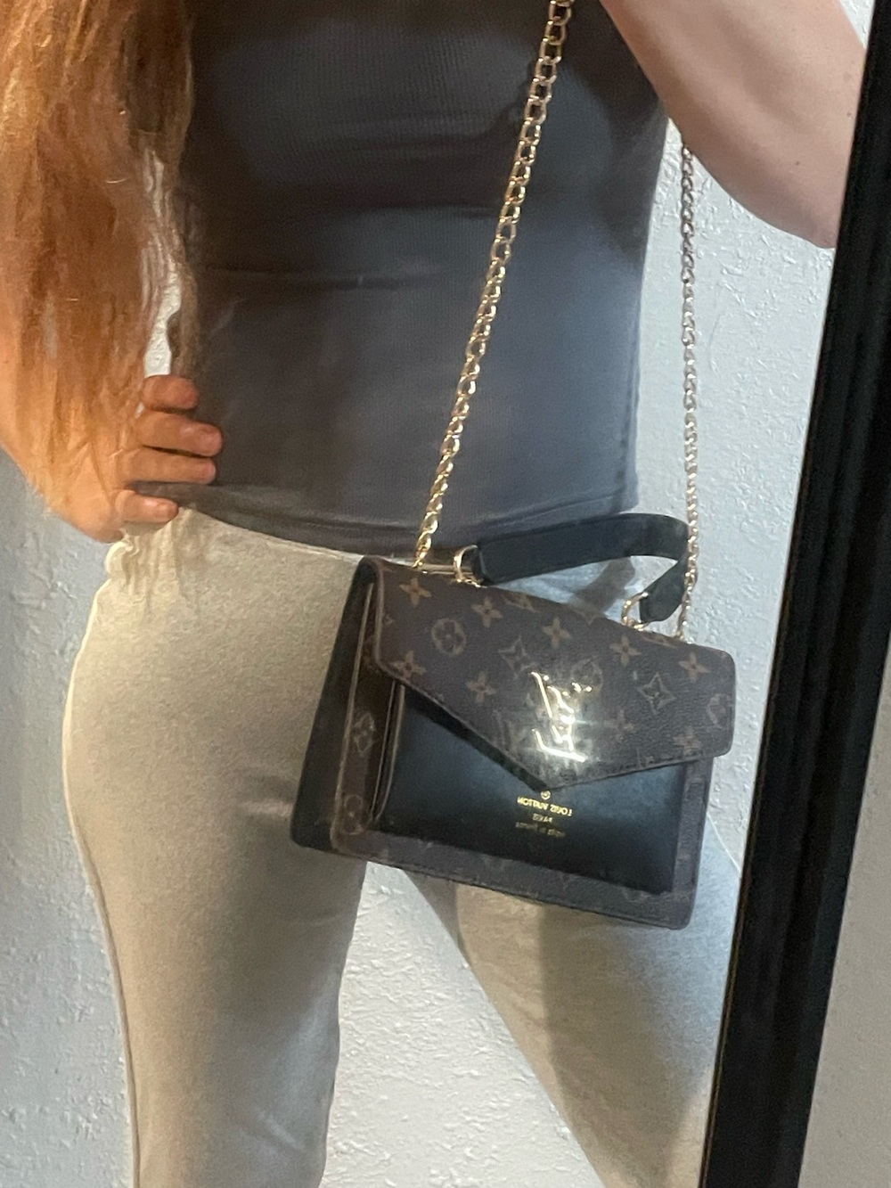 LVee monogram logo bag purse crossbody with gold chain really pretty 💕🔥🔥 - Picture 5 of 5